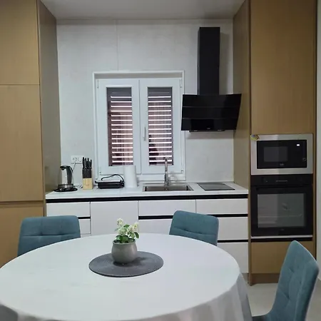 Just Renovated 1st Floor Near Center 2 Tirana