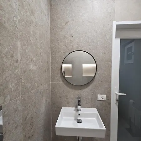 Lejlighed Just Renovated 1st Floor Near Center 2 Tirana