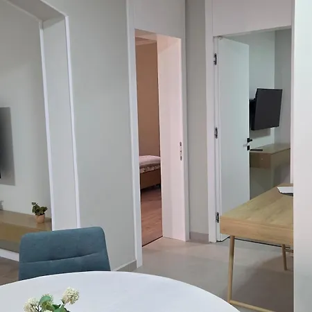Lejlighed Just Renovated 1st Floor Near Center 2 Tirana
