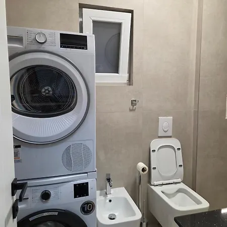 Lejlighed Just Renovated 1st Floor Near Center 2 Tirana